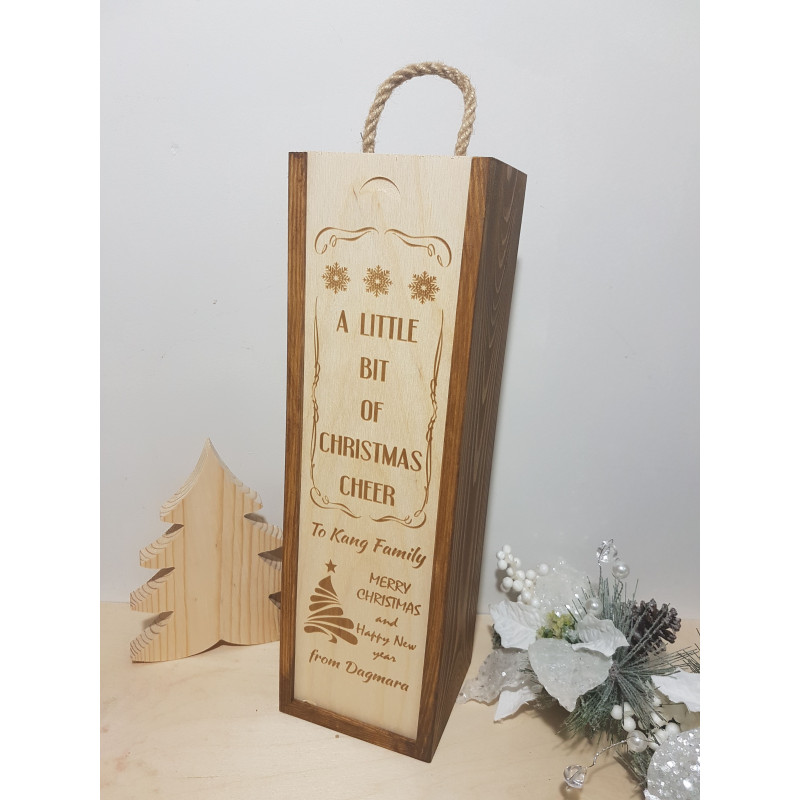 personalizowana-skrzynka-na-alkohol-a-little-bit-of-christmas-cheers (1)