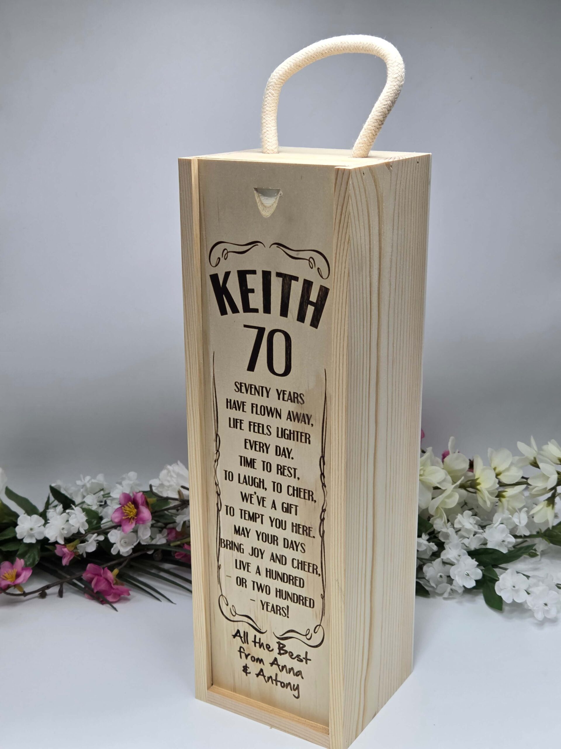 Personalised Wooden Alcohol Gift Box Live a hundred or two hundred years! Personalised Wooden Alcohol Gift Box Live a hundred or two hundred years!